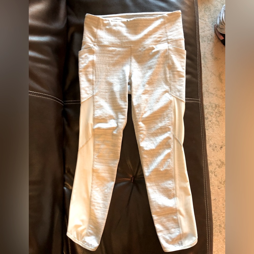 Athleta Leggings -cropped - medium - gray - with pockets - sheer side leg